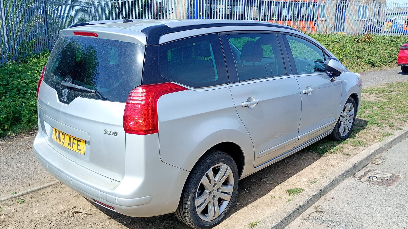Peugeot 5008 recovered by Swift Lift Recover